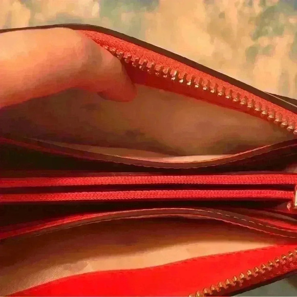 Kate Spade Leather Jackson in Stoplight Small Tab Crossbody Purse - Picture 6 of 17